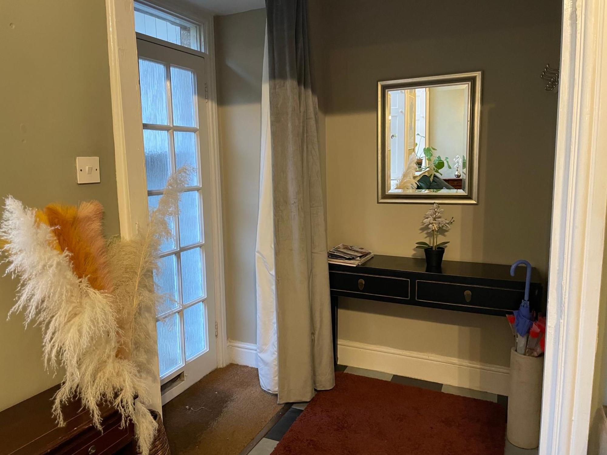 The Pickwick House 2 Bedroom Free Parking Бат Экстерьер фото