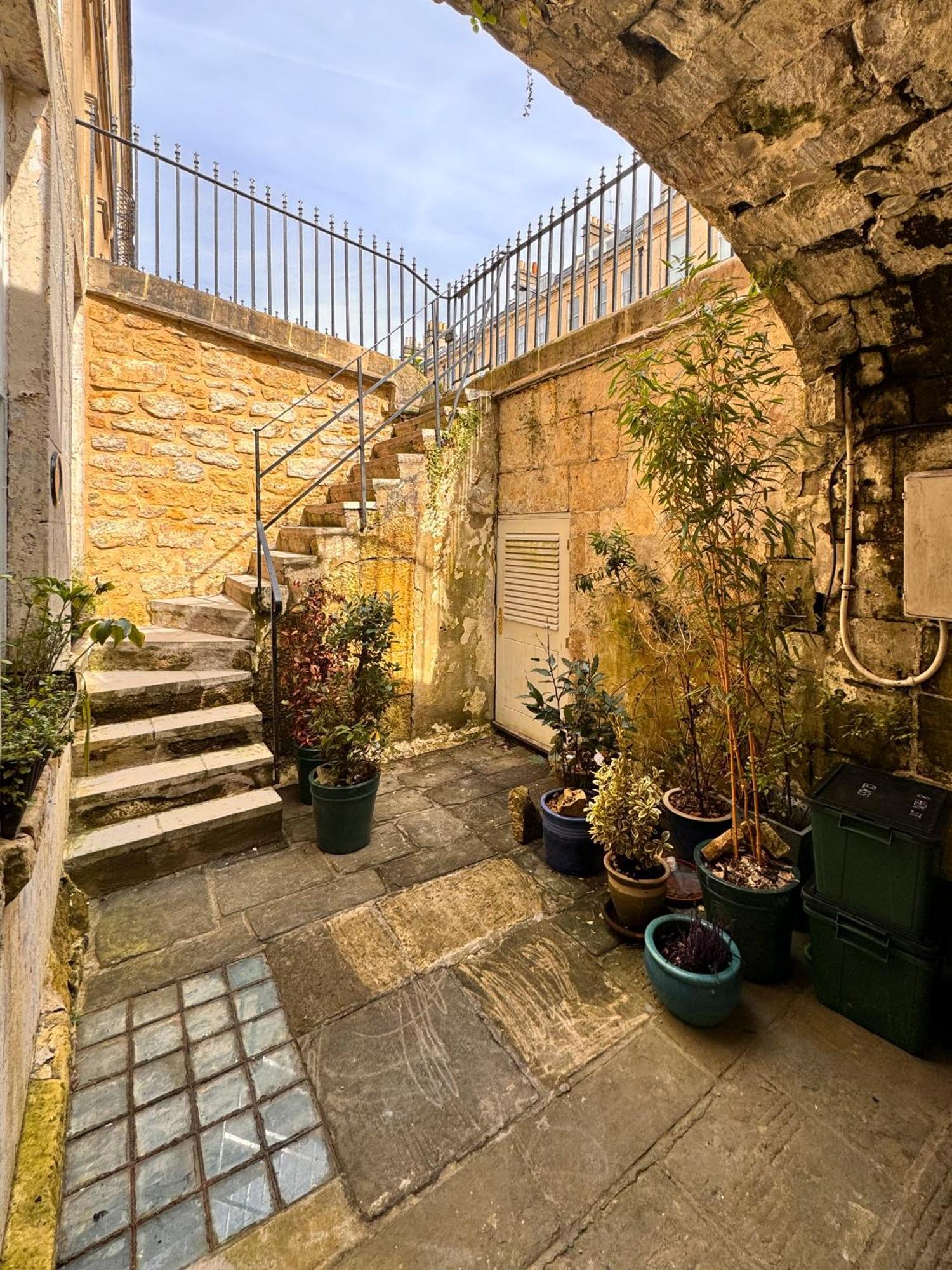 The Pickwick House 2 Bedroom Free Parking Бат Экстерьер фото